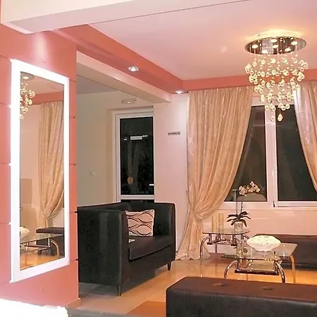 Avra Hotel 2*