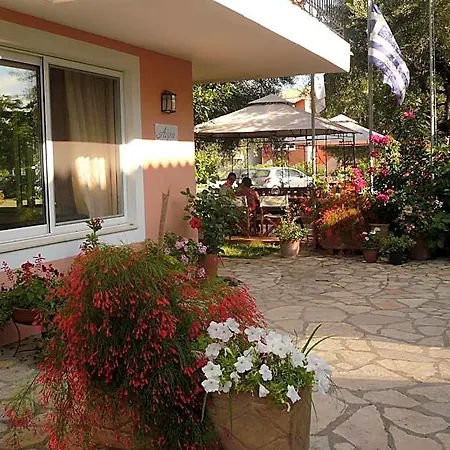 Avra Hotel 2*