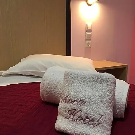 Avra Hotel 2*