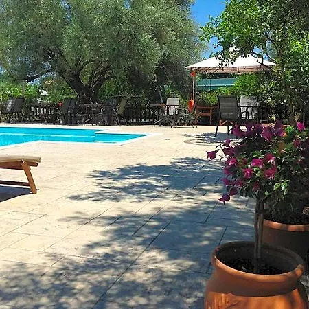 Hotel Avra
